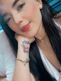 Camelia_9765's Offline Chat Room