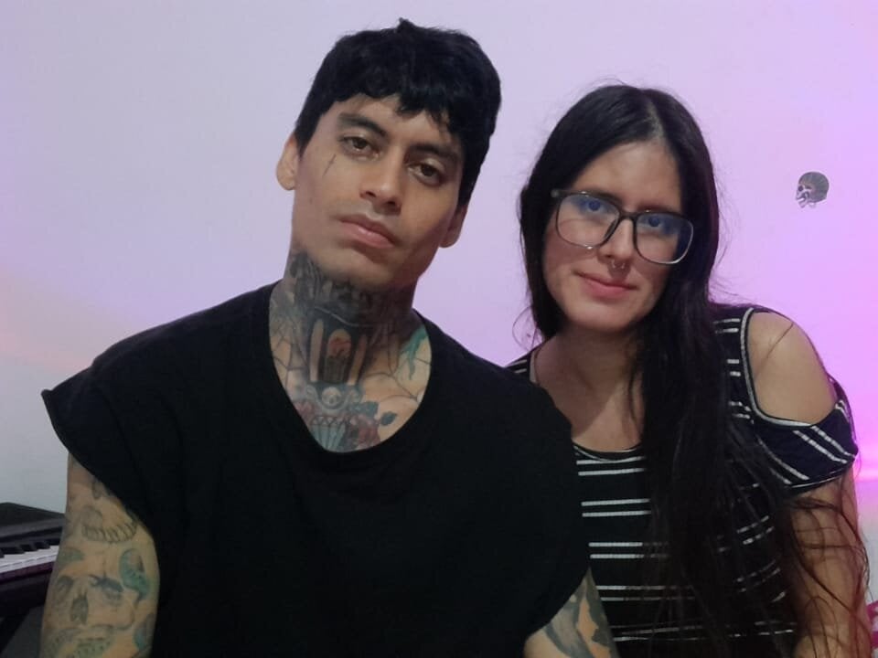 Amy_Jackxxx's Offline Chat Room