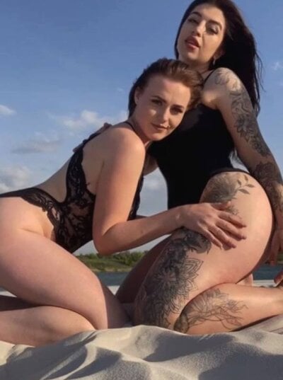 Kasandra_and_Eva
