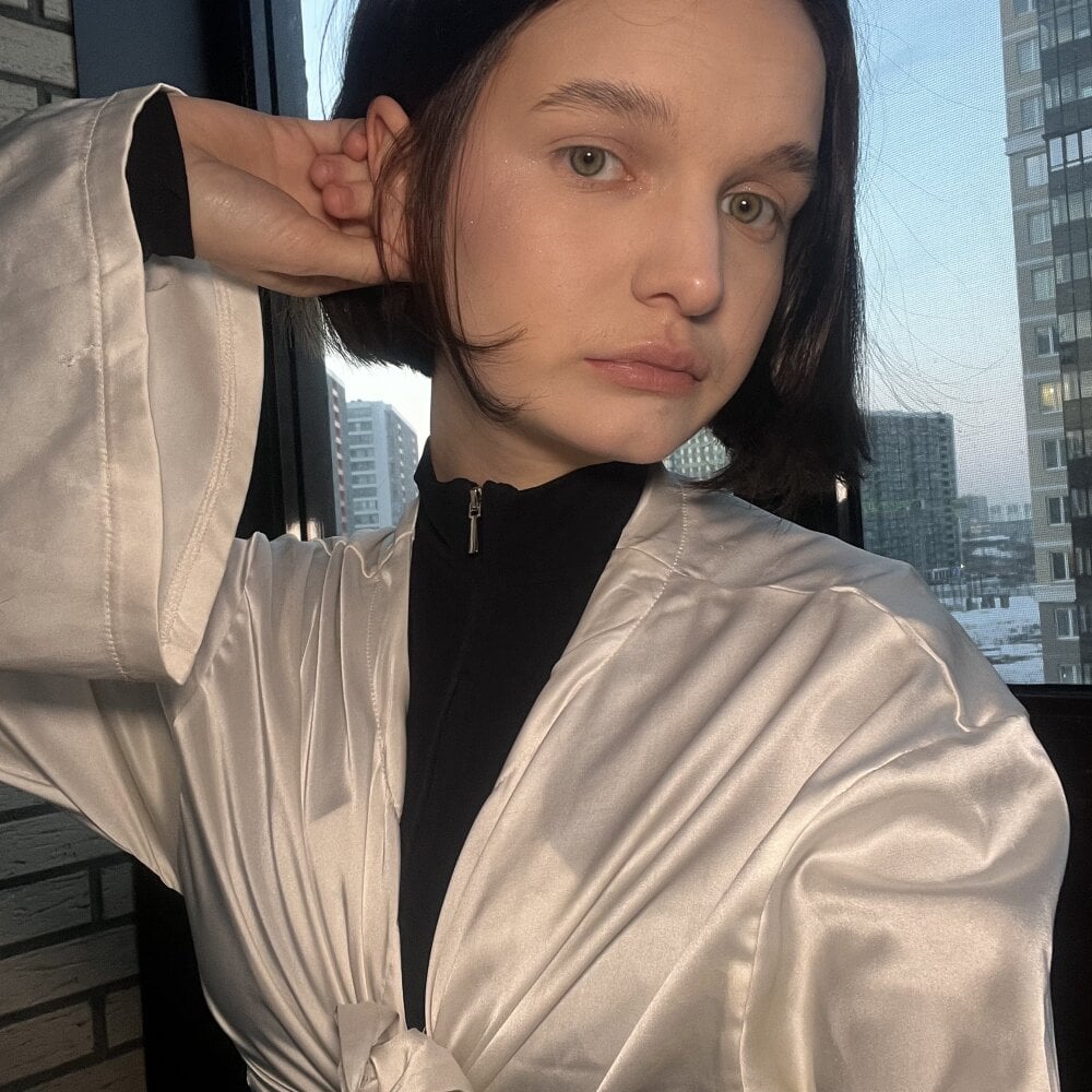 lauracute333's Offline XXX Chat