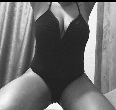 Queen-Bel 🙆 live online webcam
