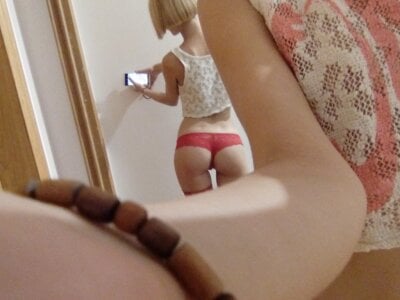 Oh_Lily 🥓 online chat
