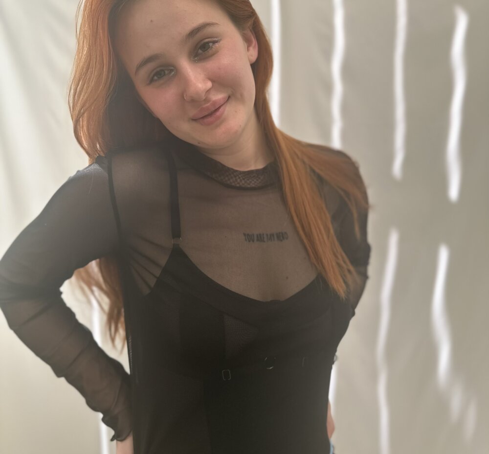 KrisMaisi 🚌 naked cam chat