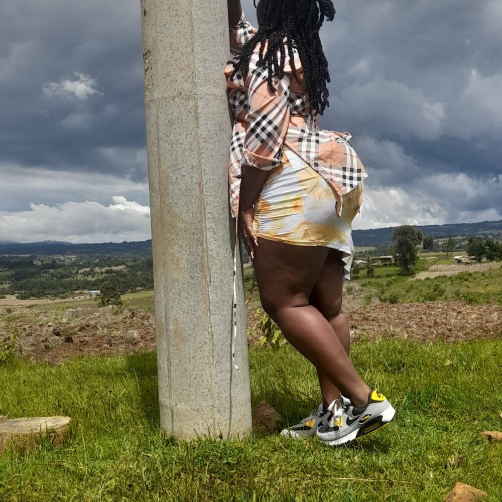 Bbw__thickiana's Offline XXX Chat