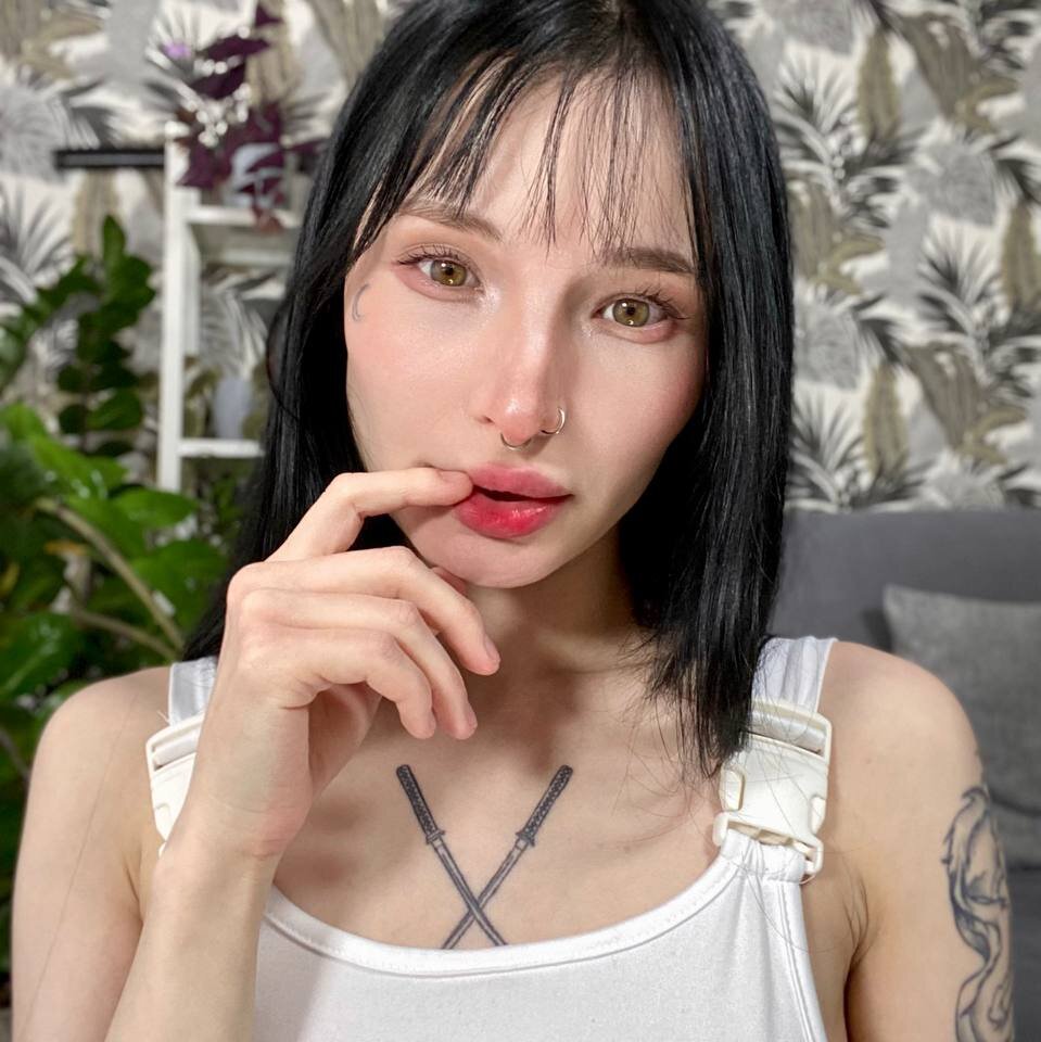 Live sex webcam photo for MishaMei #283538982