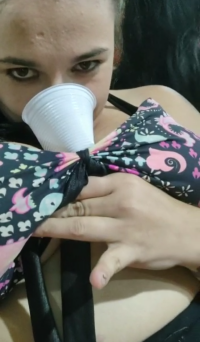 taniapeituda's Offline Chat Room