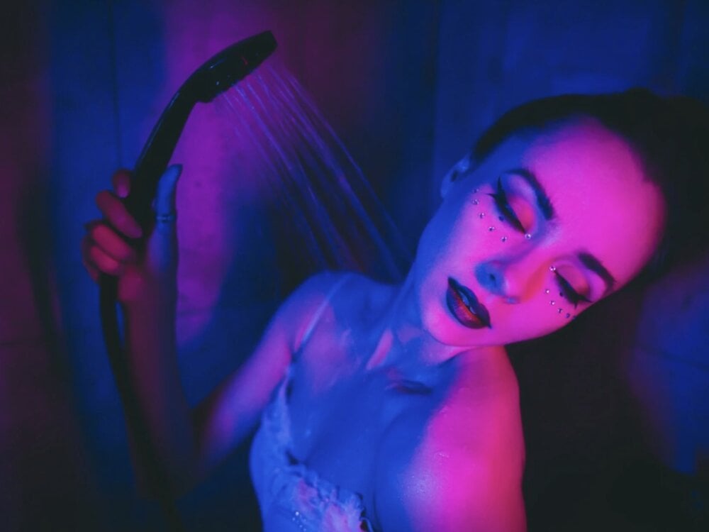 livesex.fan little_rocke livesex profile in on-ur-lap cams