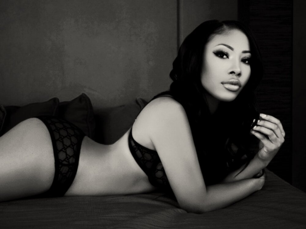 Live sex webcam photo for HotNympho #290083083