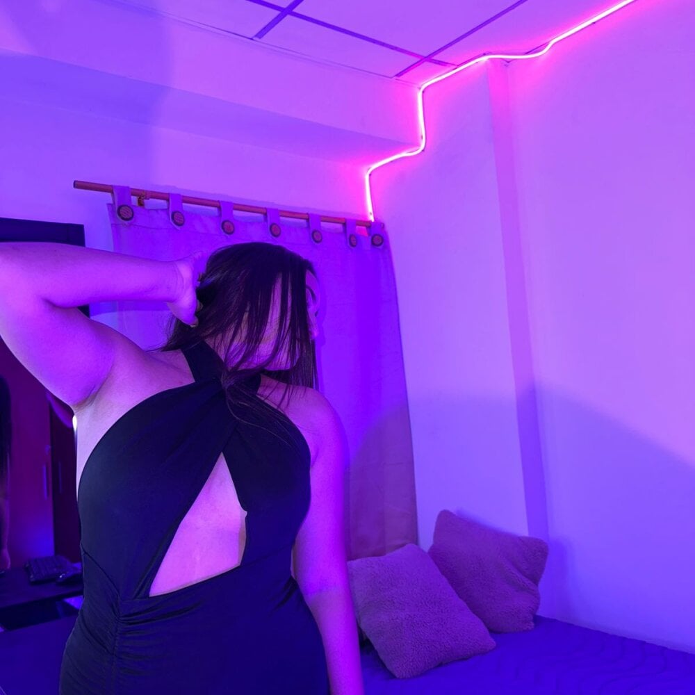 Emma_Cherry_1 profile