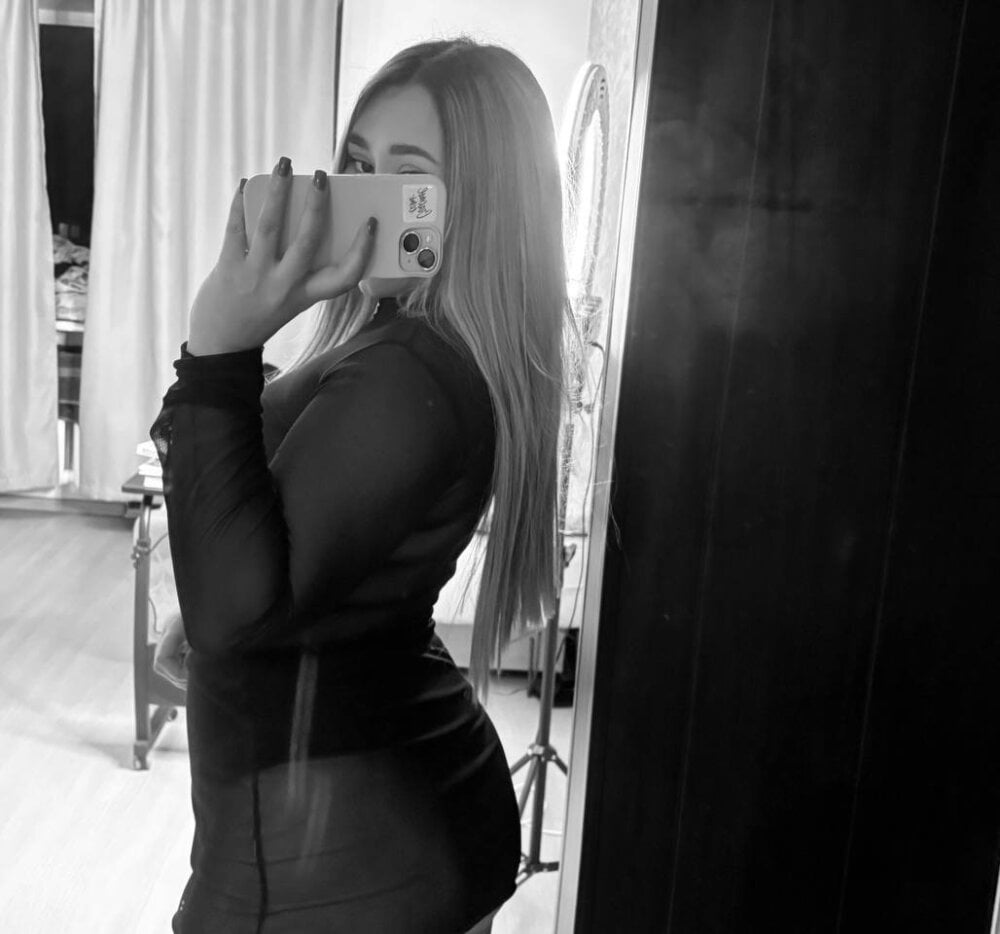 stripchat monica_playroom webcam profile pic via rudecamreviews.com