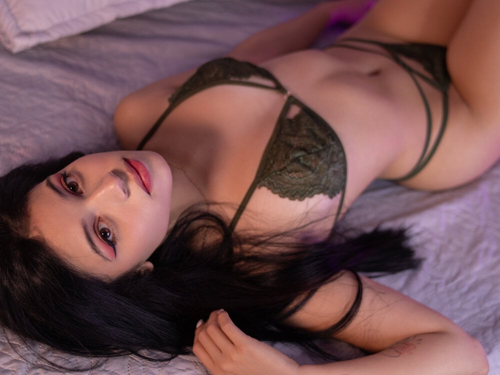 Giselle_Lauren's Offline Chat Room