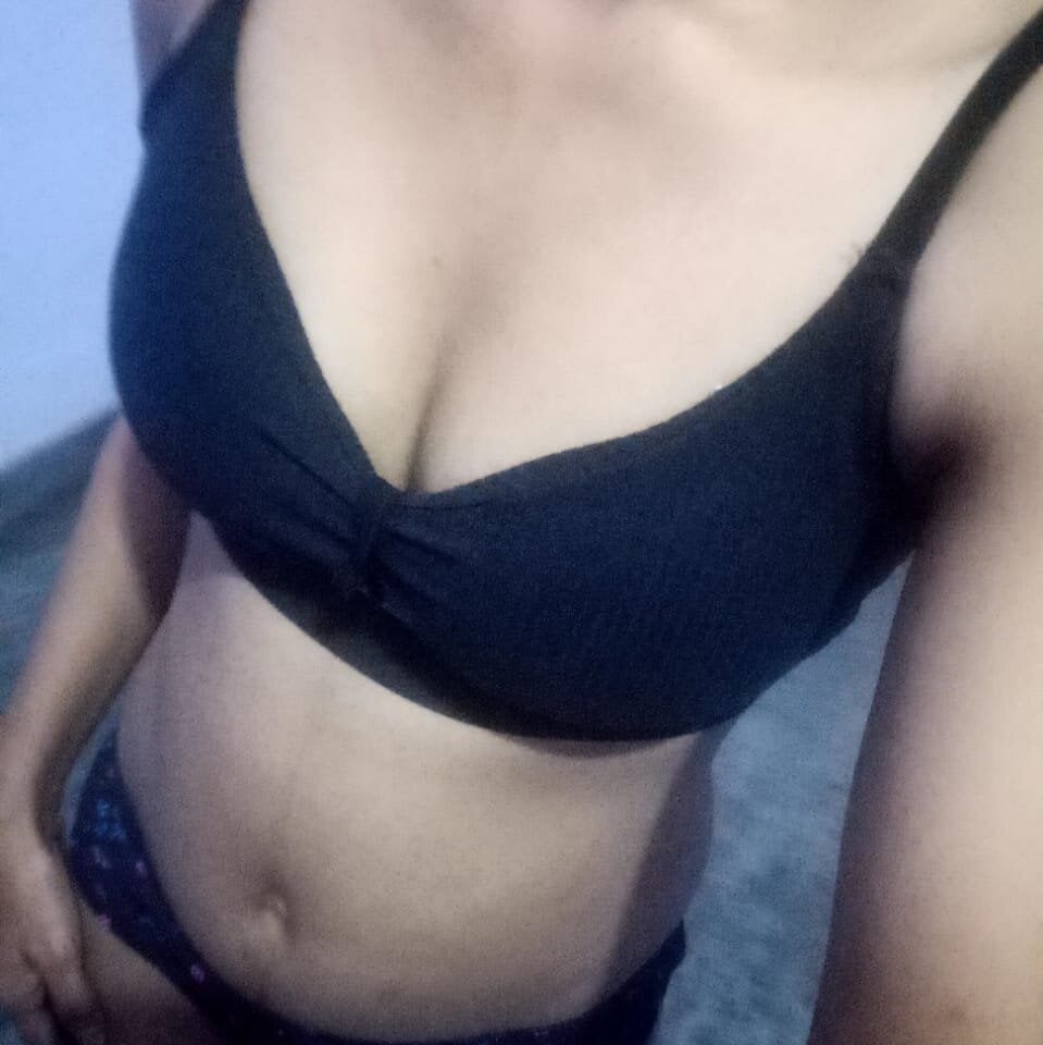 Its-Namrata live cam model at StripChat