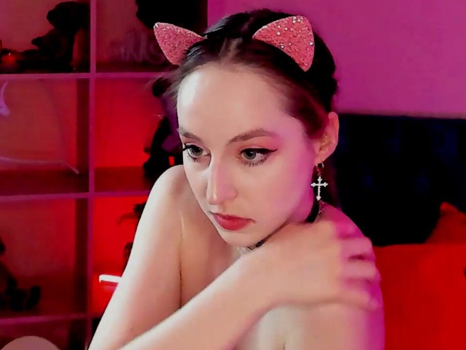 Live sex webcam photo for LindaRozze #290056705