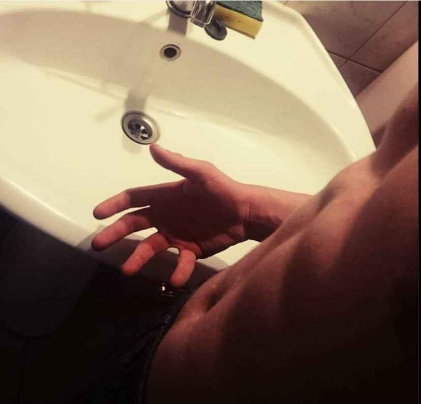 ubajek from stripchat