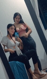 CasandraandNatasha's Offline Chat Room