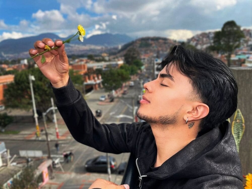 andyisher3_'s Offline XXX Chat