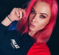 ackiara13's Offline Chat Room