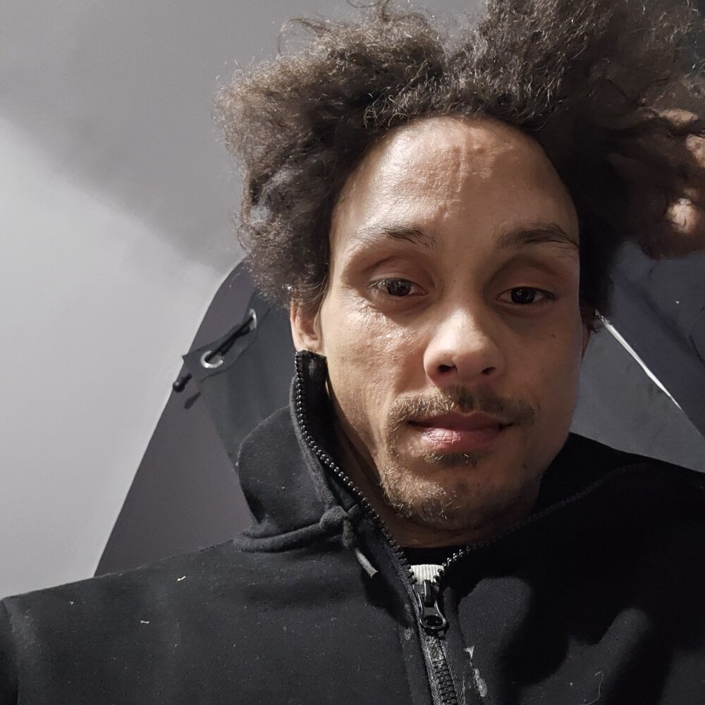 Born_in_410 Chat XXX Ngoại tuyến