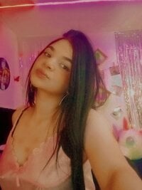 Debora_Cumxxx's Offline Chat Room