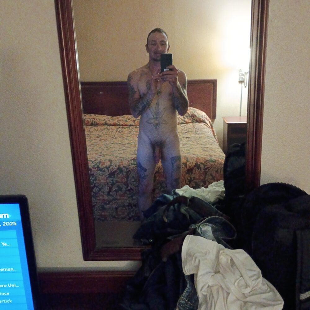 mrluckstick from stripchat