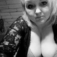 -Katalin's Offline Chat Room