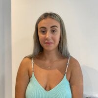 Chloe_Blue_'s Offline Chat Room