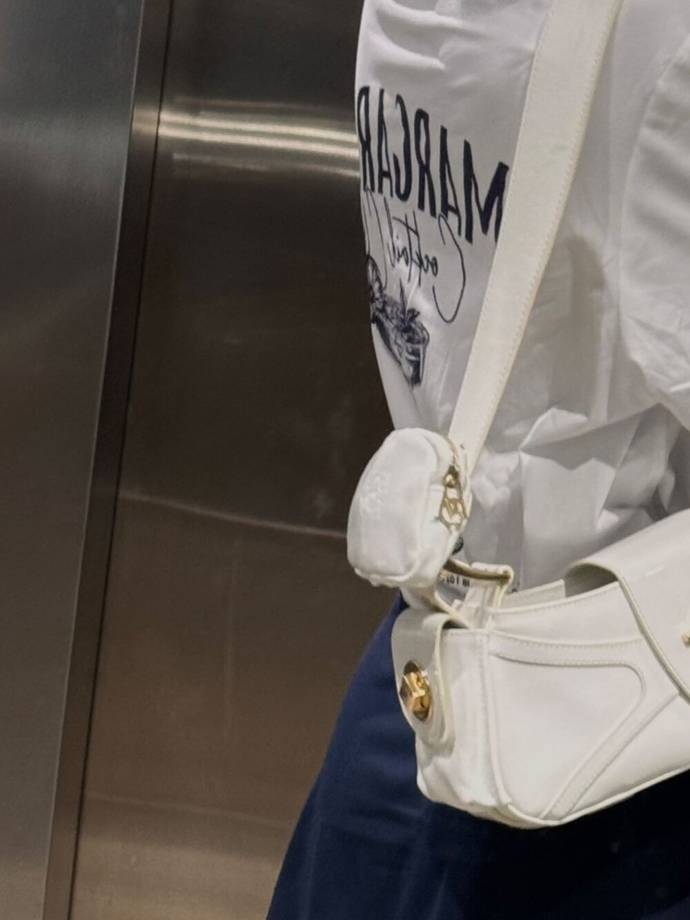 lyonnqw's Offline XXX Chat