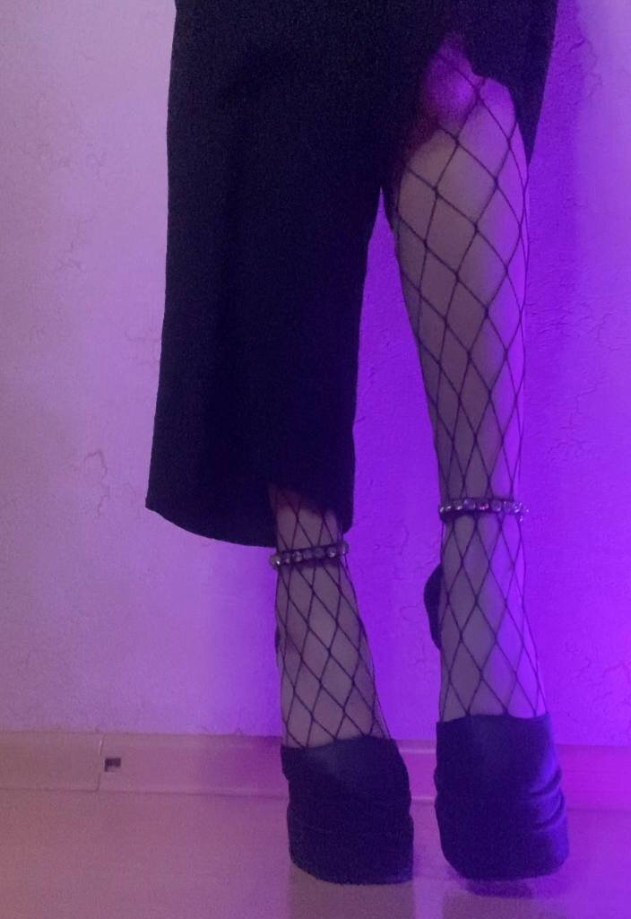 Ella_More