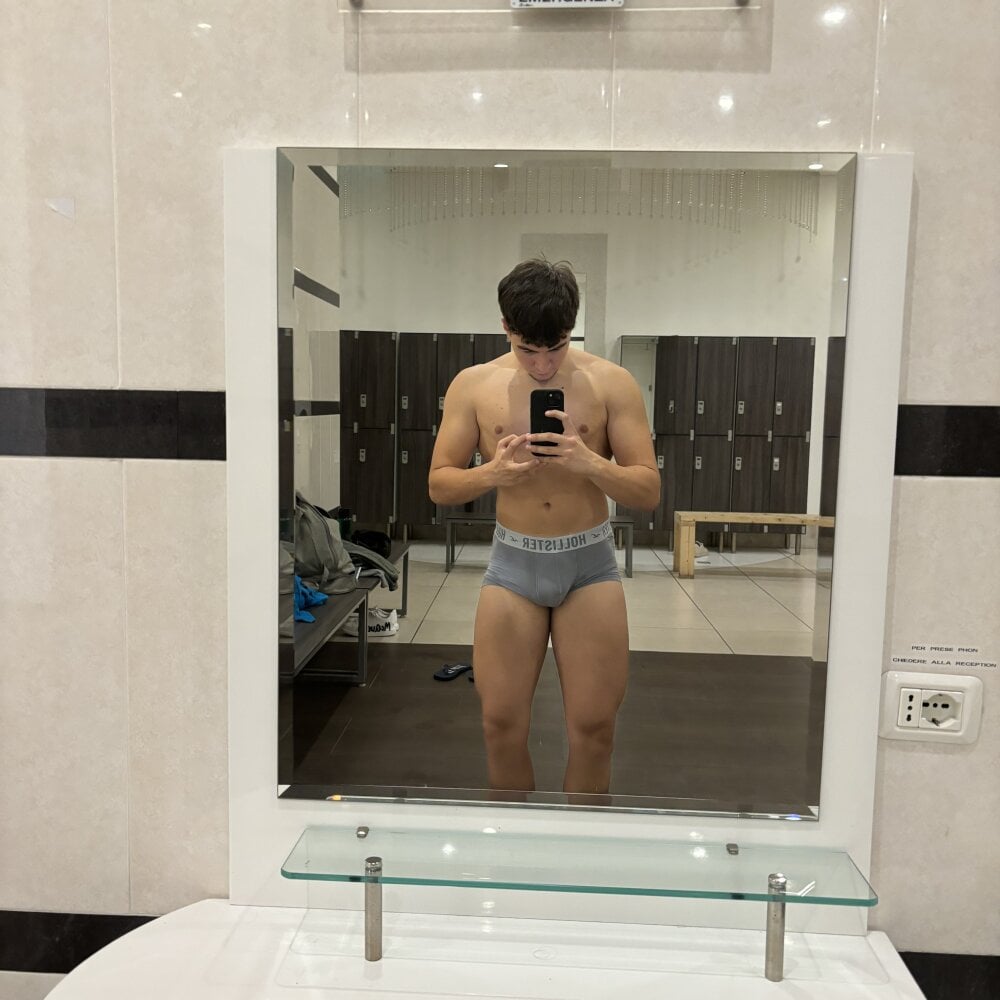 italianboyyy19 profile