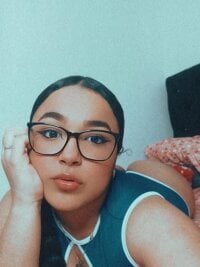 Lorriane_nix's Offline Chat Room