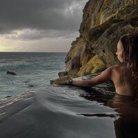 fiery_stacee_25's Offline Chat Room