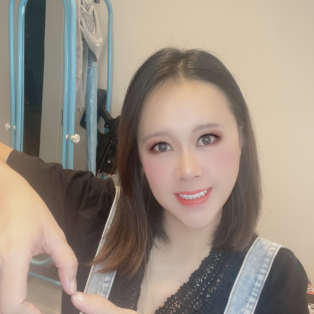 Leticia_en's Offline Chat Room