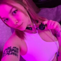Lilith_sexy_bitch's Offline Chat Room