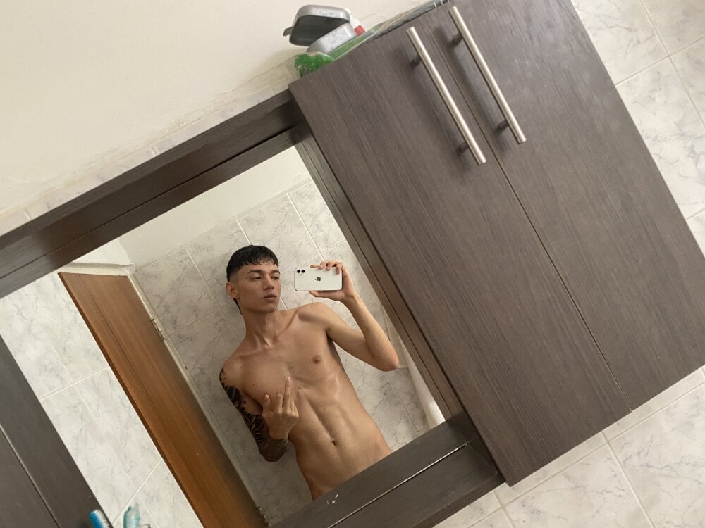 aaron_blug profile