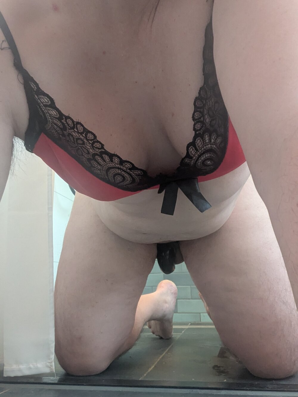 owned_by_goddess_laurie's Offline Chat Room