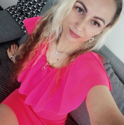 Alisa-Gentle live on StripChat