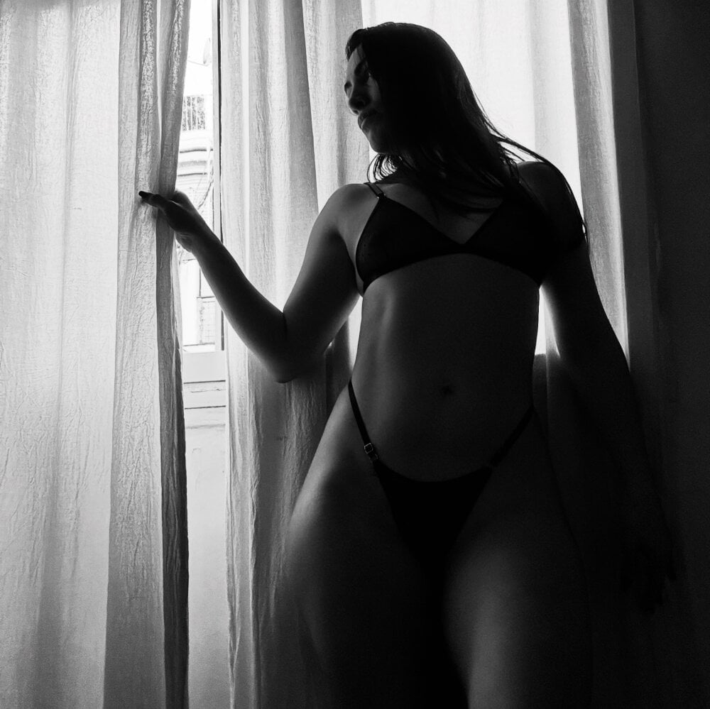 alessandra-a from stripchat