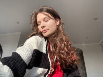 LoraGoode - Stripchat Teen Lovense Cam2cam Girl 