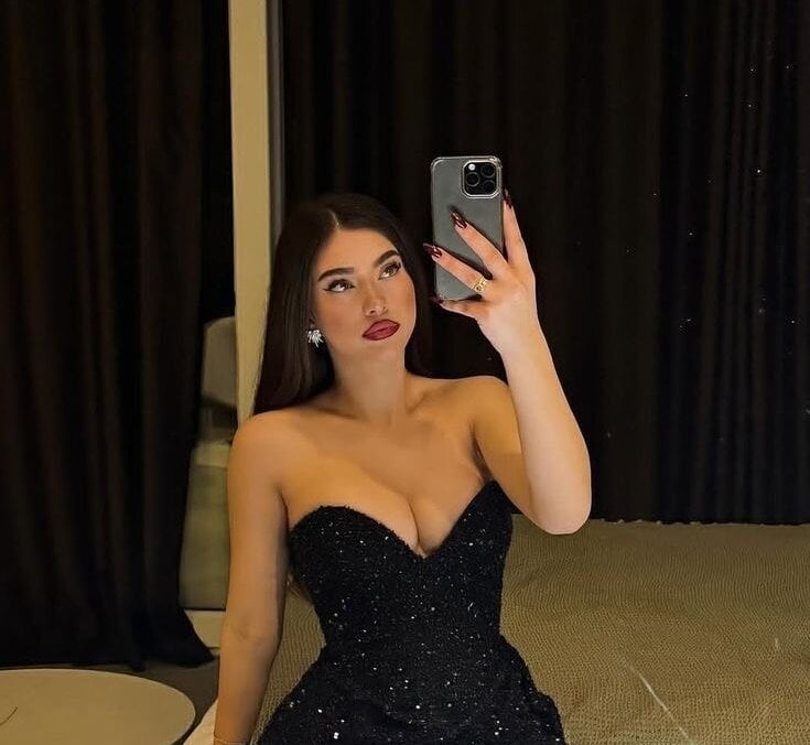 Dilara_mila Adlı Modelin Çevrimdışı XXX Sohbeti