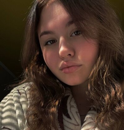 irresistiblekiss14 from stripchat