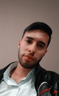 Justinhot_1's Offline Chat Room