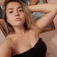 Milla_loveis' Offline Chat Room