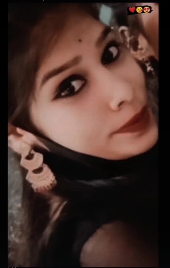 Lovely_Leena143