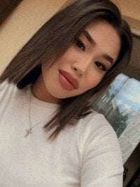 DanaLambf's Offline Chat Room
