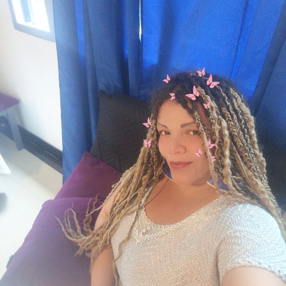 Eva_Luxei's chat room