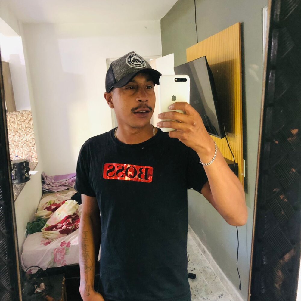 2mlkputos' Offline XXX Chat