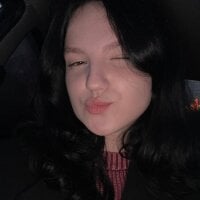 LatinaHuguenin's webcam live show