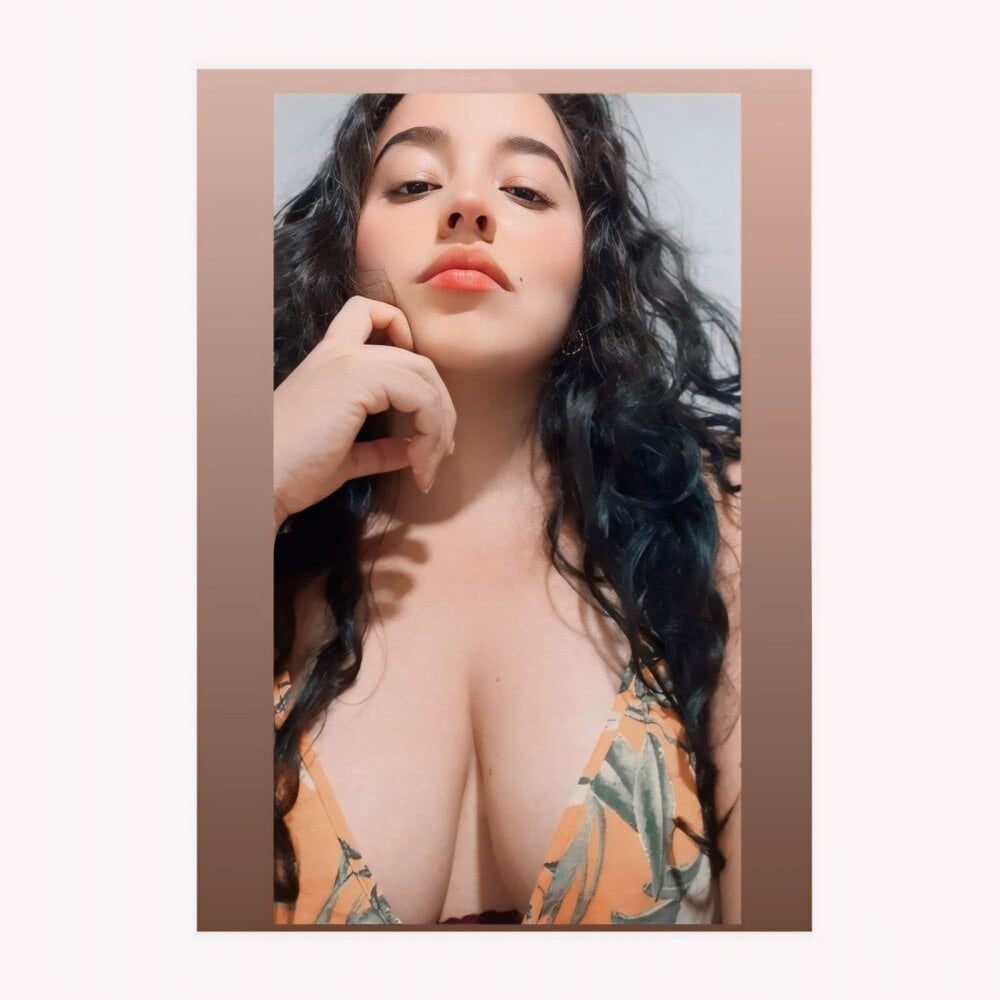 LoanaBoobs profile