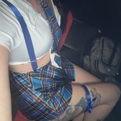 piercedcowgirl85 Avatar