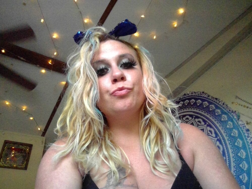 thatgirlfromtheinternet
